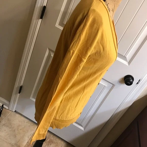 👚BDG Urban Outfitters Cardigan - Picture 3 of 9